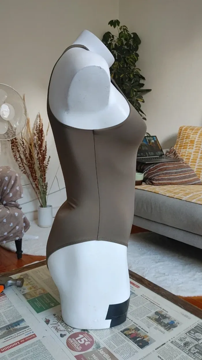 Body en nylon sans manche encolure américaine - photo numéro 2