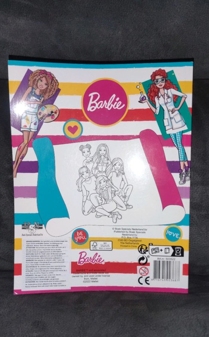 Barbie super coloriage neuf avec crayon de couleurs - photo numéro 2
