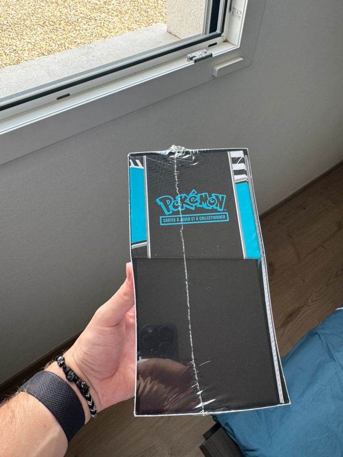 🇫🇷 Pokémon ETB EV 10.5 Foudre Noire (Elite Trainer Box) - photo numéro 4