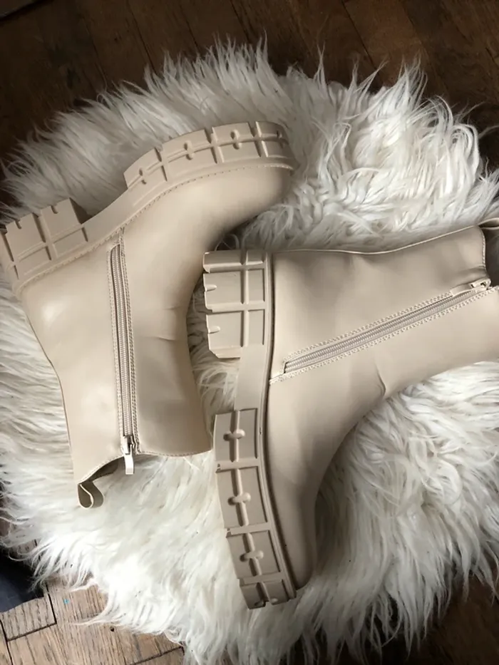 Bottes neuves - photo numéro 2