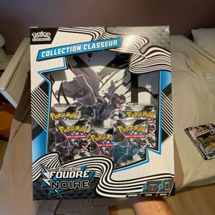 Coffret classeur Pokémon 10.5 foudre noir