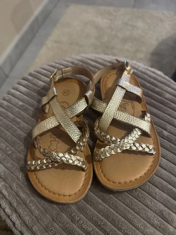 Claquette été fille doré en cuir pointure 24