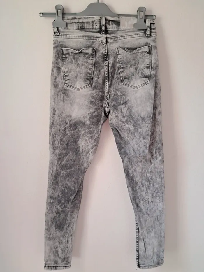 Jean skinny gris délavé effet usé tendance - photo numéro 2