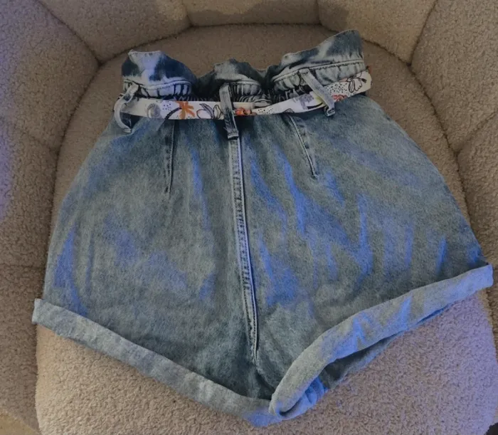 Mini short taille haute Bershka taille XS - photo numéro 3