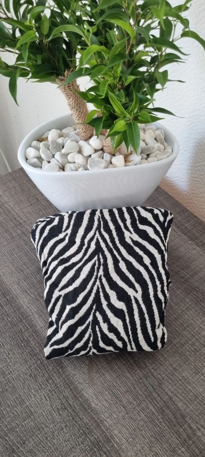 Très jolie porte bébé neuf (zebre) - photo numéro 3