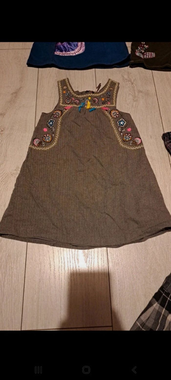 Lot robes 4 ans - photo numéro 2