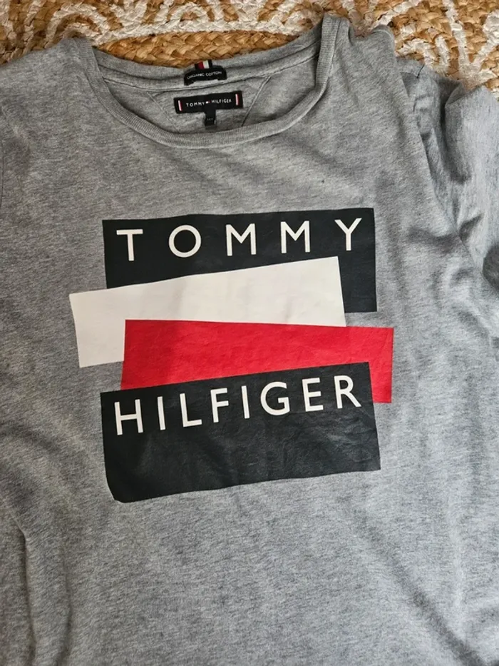 Tee-shirt tommy hilfiger - photo numéro 2