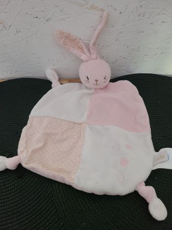 Doudou plat lapin DODIE rose blanc coeurs Mon doudou d'amour