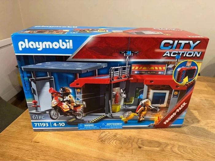 playmobil 71193 - Caserne de pompiers transportable
