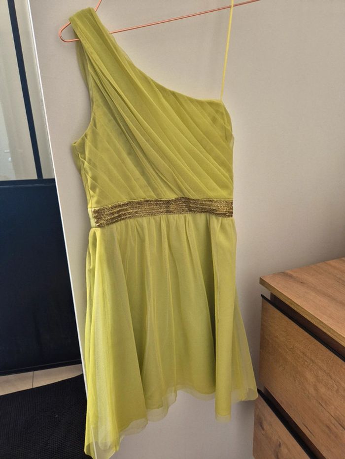 Robe de soirée  vert anis taille 40
