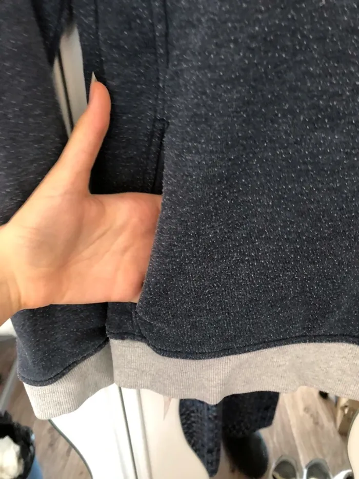Sweat bleu fonce gris avec un effet chiné - photo numéro 5