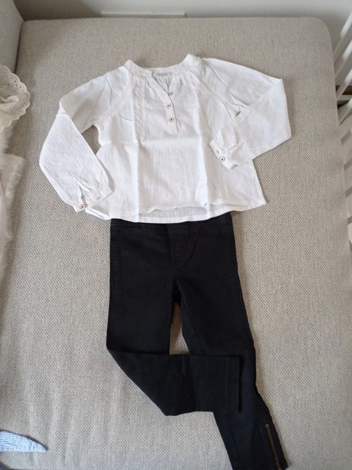Blouse blanche et dentelle Okaïdi+ jean noir zip bas 4 ans