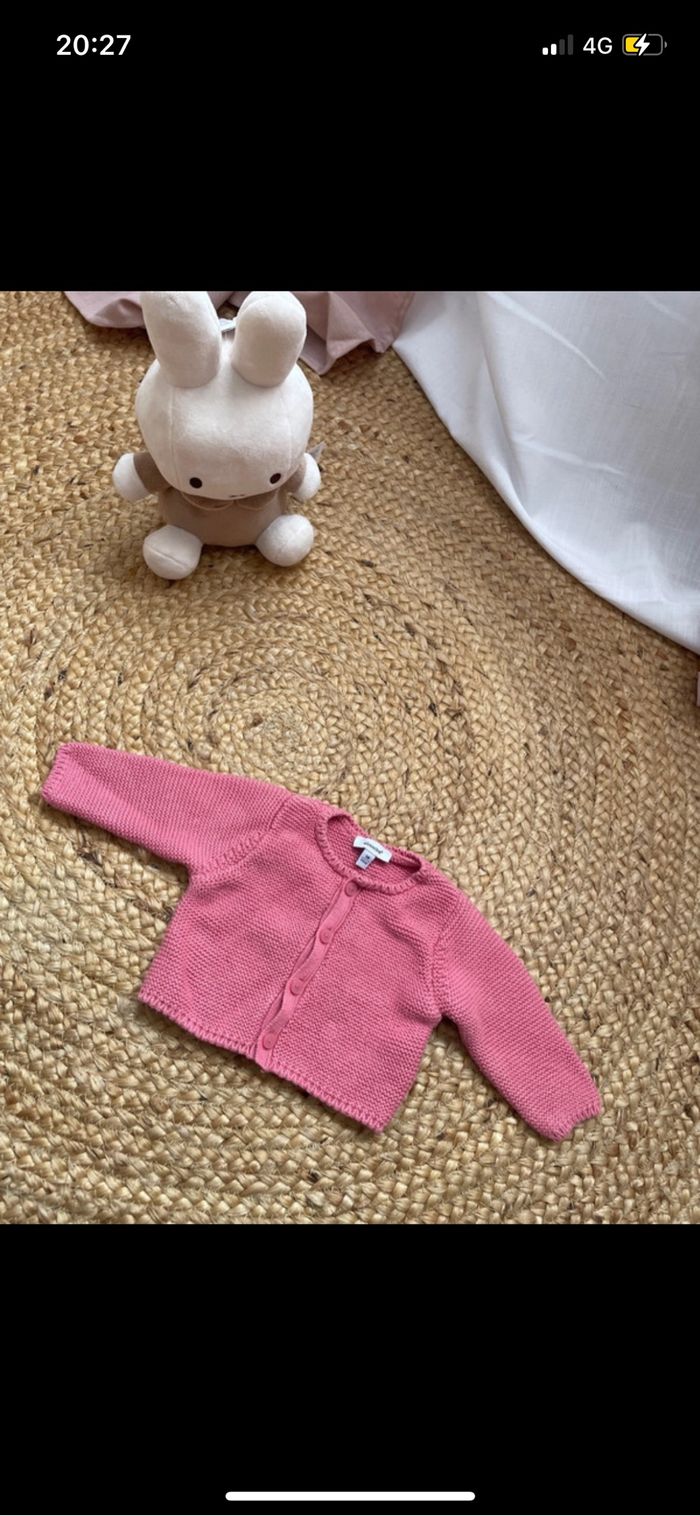 Lot gilets 1 mois - photo numéro 3