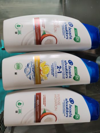 Lot 3 grands gels douche head and shoulders