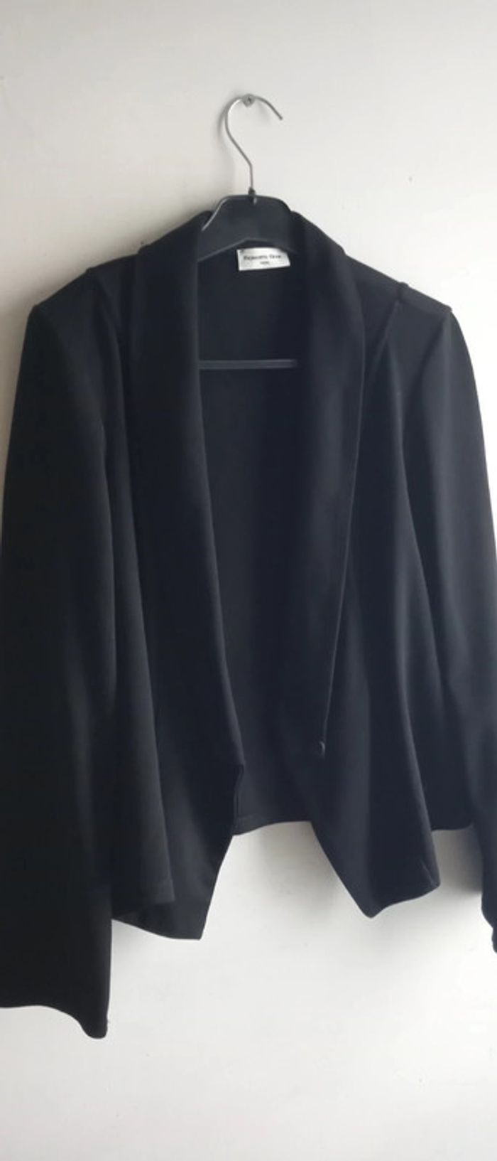 Veste noire - photo numéro 2