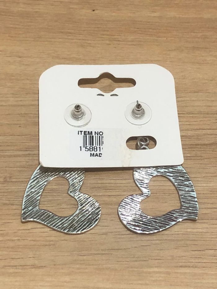 Boucles d’oreilles coeur argenté sans nickel neuves - photo numéro 2