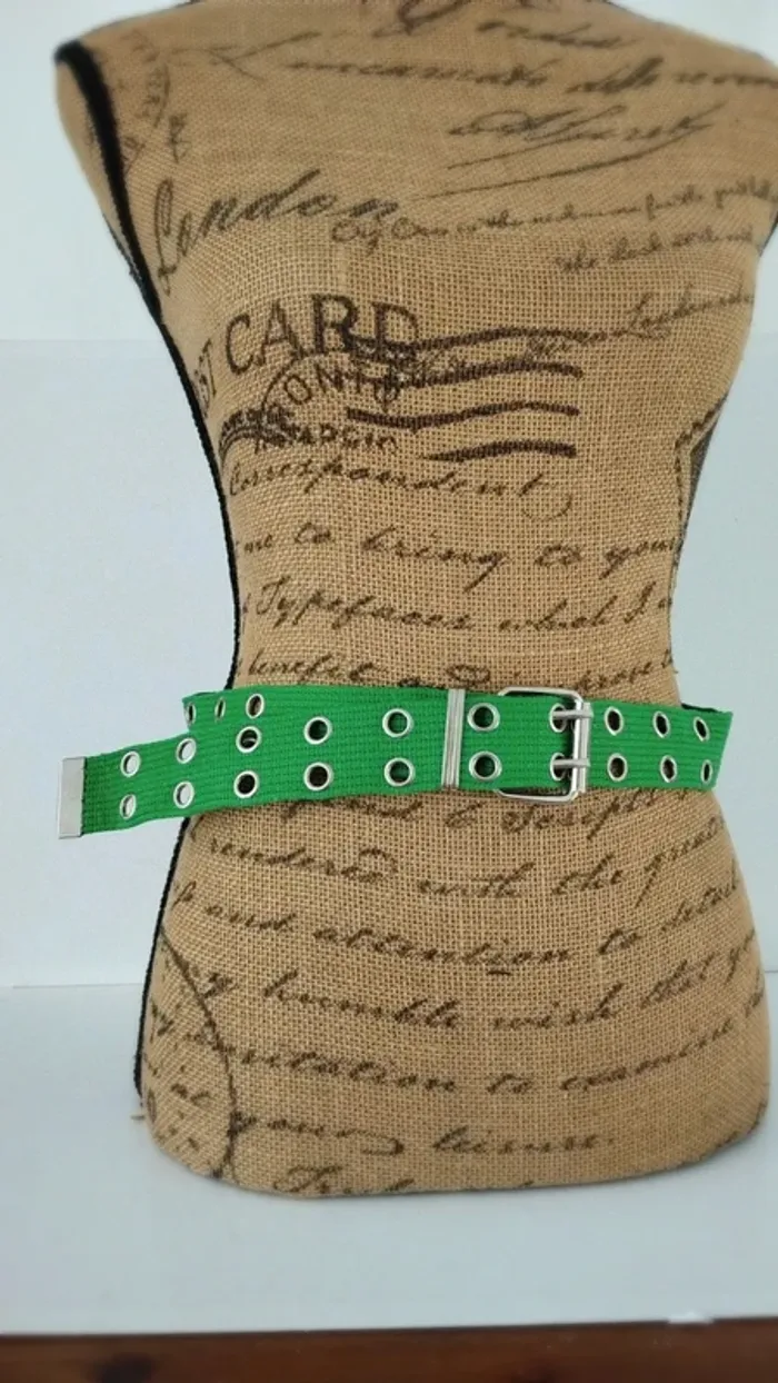 superbe Ceinture verte rond argenté 90 cm femme