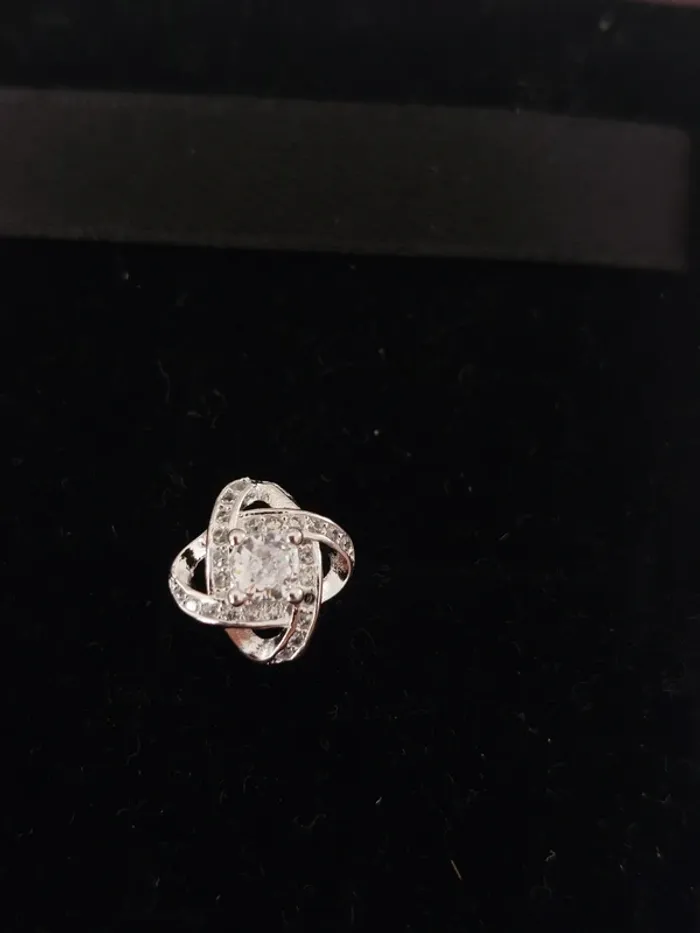 Magnifique boucles d'oreilles fleurs argent et zirconia - photo numéro 3