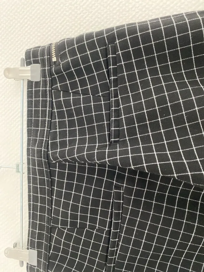 Pantalon noir à carreaux H&M - photo numéro 4