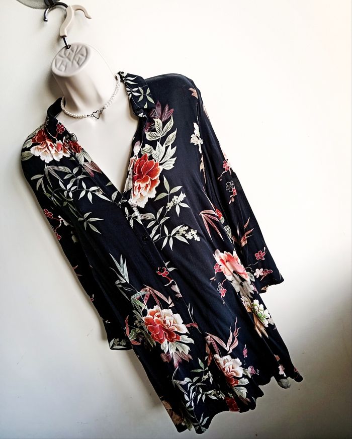 Robe chemise fluide Zara manches longues en coton motif fleuri