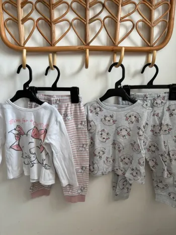 Lot 2 pyjamas Marie Aristochats Disney 18/24 mois