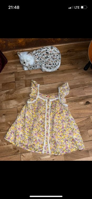 Joli top fleuri TAO très bon état 8ans/128cm