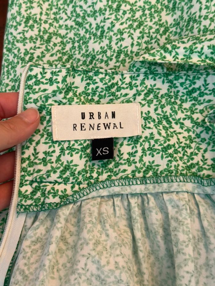 Robe d’été blanche et verte à motifs fleuris – Taille XS – Urban Outfitters - photo numéro 7