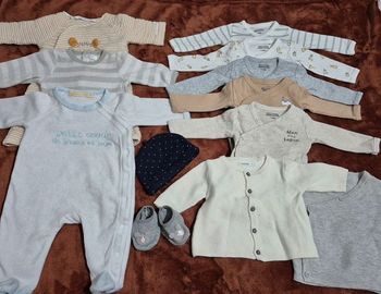 Vêtements de bébé 1 mois