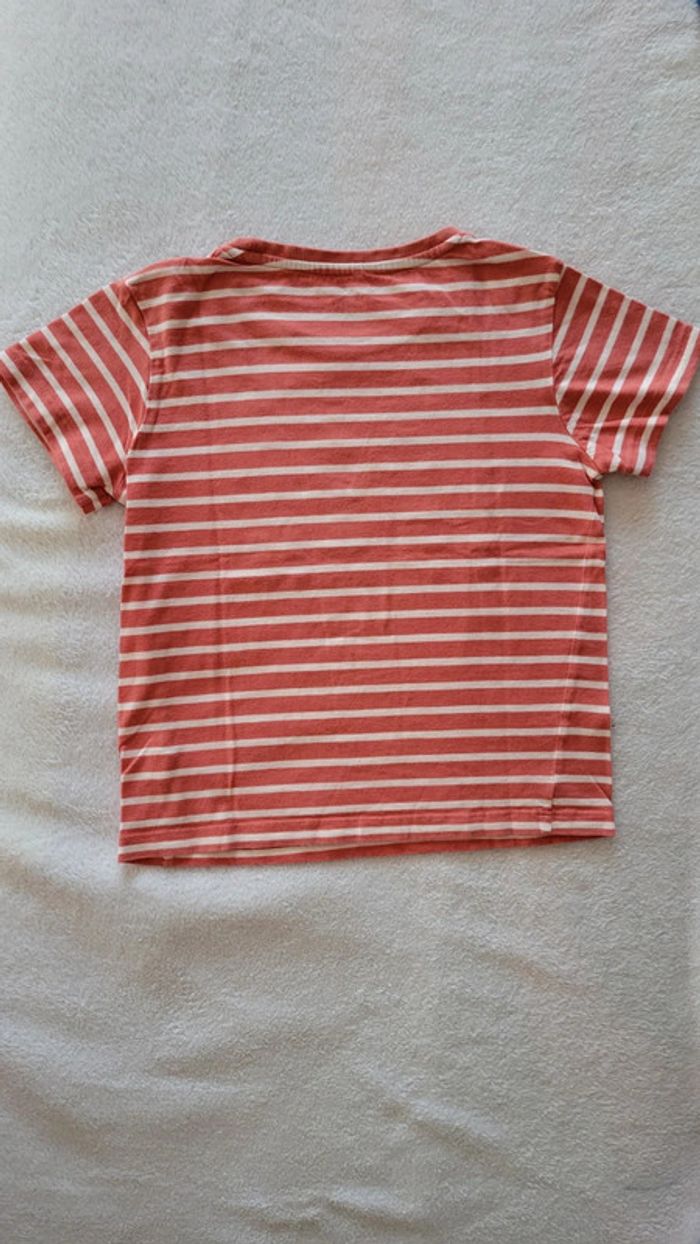 Teeshirt à rayures rouges " capitaine Cook trail " taille 6-7 ans - photo numéro 4