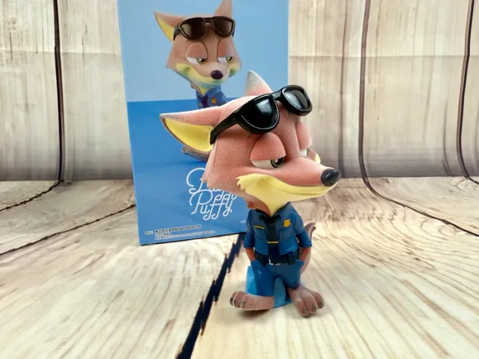 Figurine authentique Disney Japon Zootopie Nick Wilde Fluffy Puffy - tenue de policier - photo numéro 3