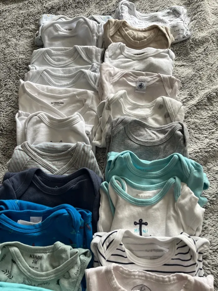 Lot body manches courtes 3 mois - photo numéro 2