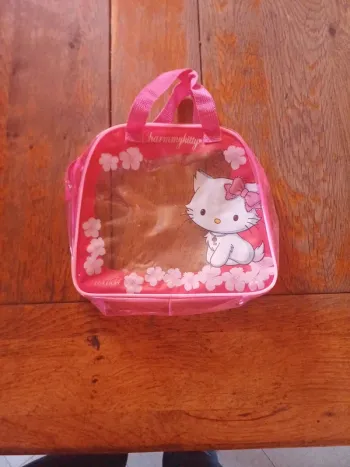 Trousse de toilette ou autres hello kitty