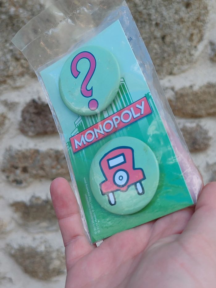 Lot de 2 badges Monopoly - photo numéro 2