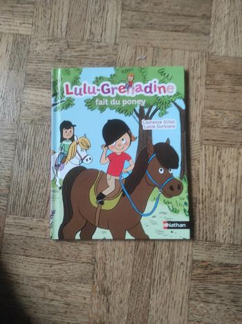 Lulu grenadine fait du poney