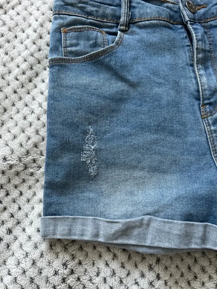 Short en jean en XS (14 ans) - photo numéro 4