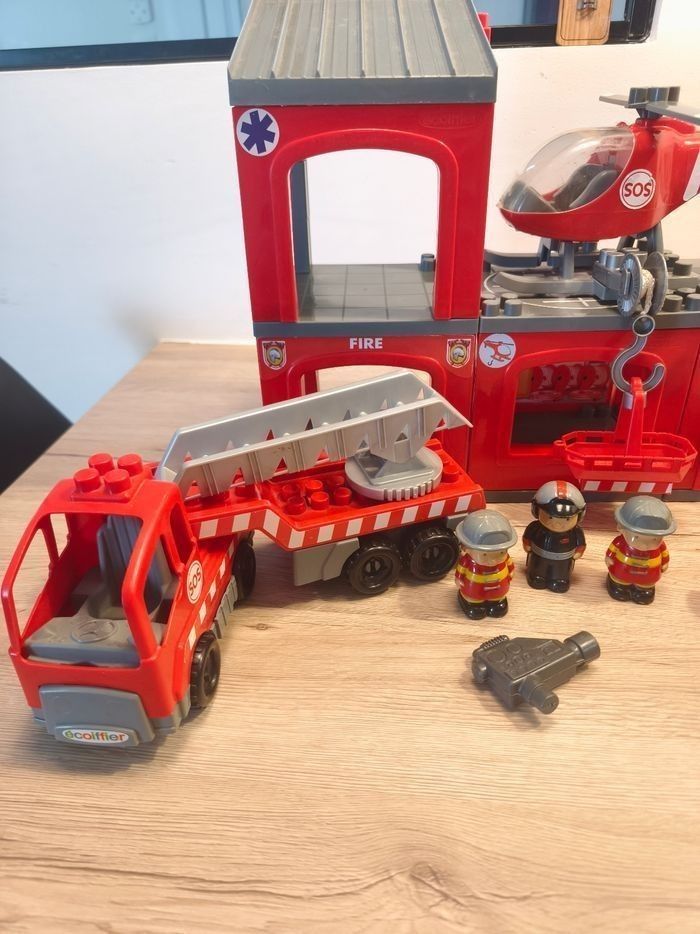 Caserne de pompier méga bloks - photo numéro 4