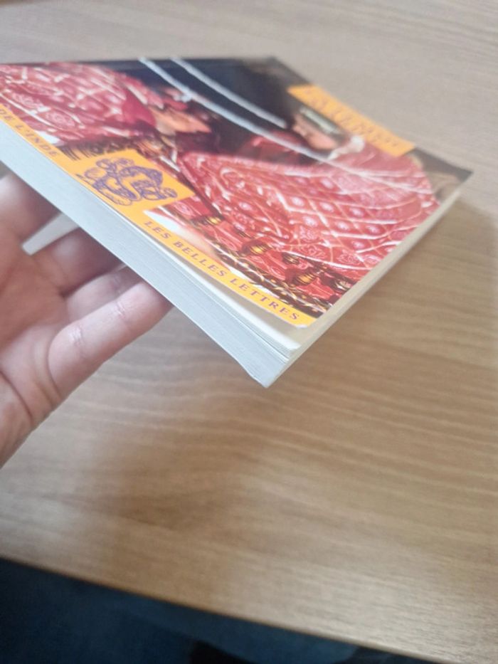 Livre portrait de femme - photo numéro 3