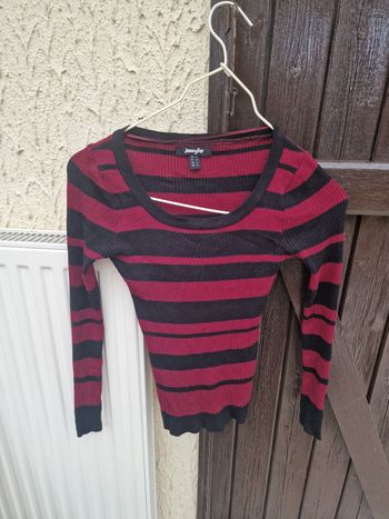 Pull jennyfer rouge et noir taille 36