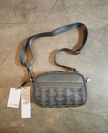 Petite sacoche lacoste gris