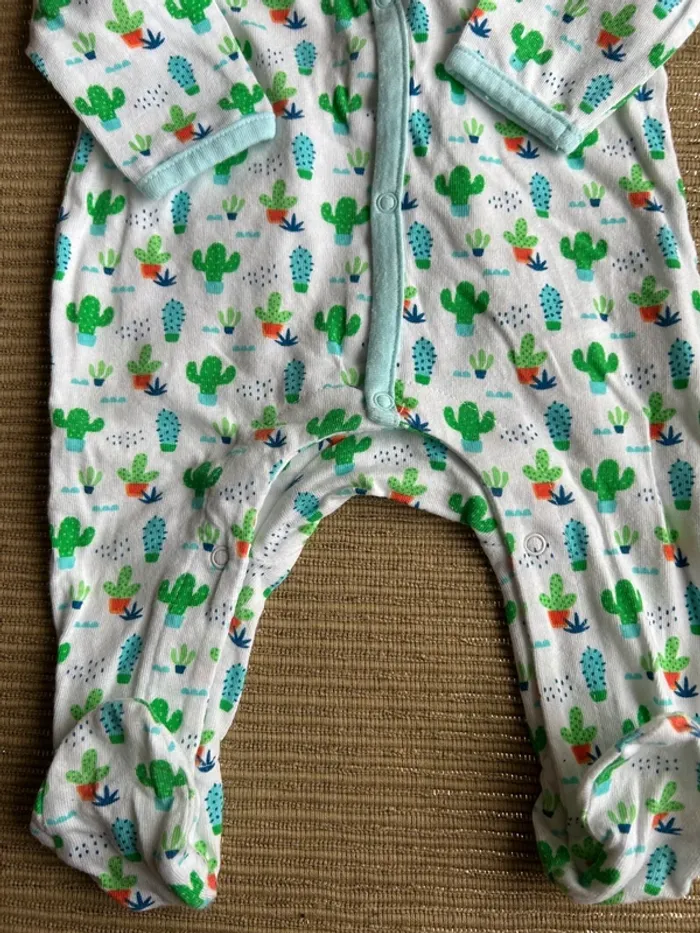 Pyjama et bonnet taille 3 mois - photo numéro 6