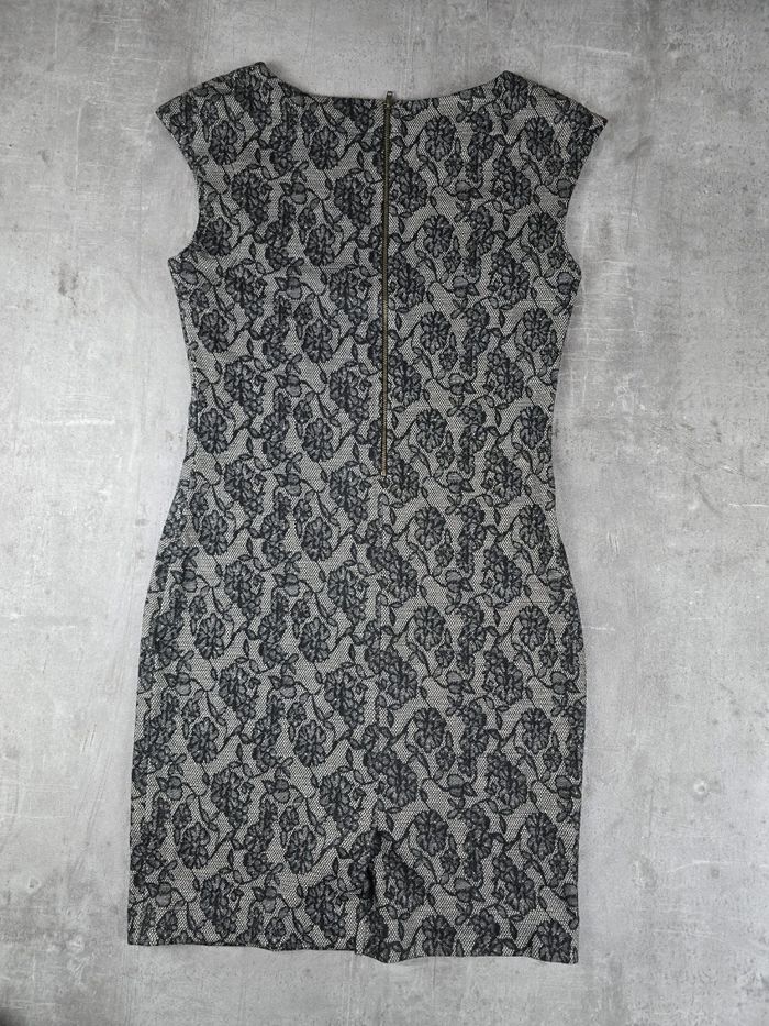 Robe Fourreau 3 Suisses Dentelle Noire / Grise T.38 (taille petit 36)