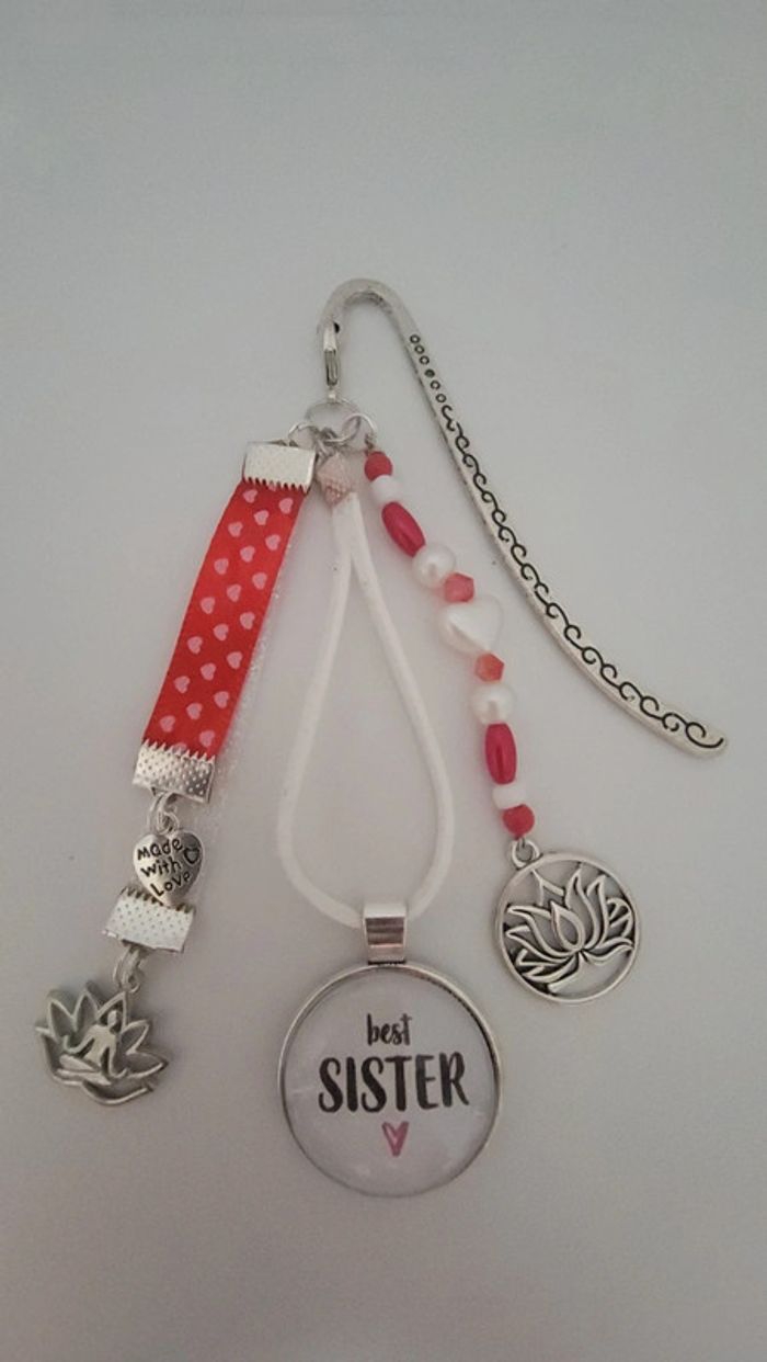 Cadeau sœur, bijoux de sac ou marque page " Best sister"