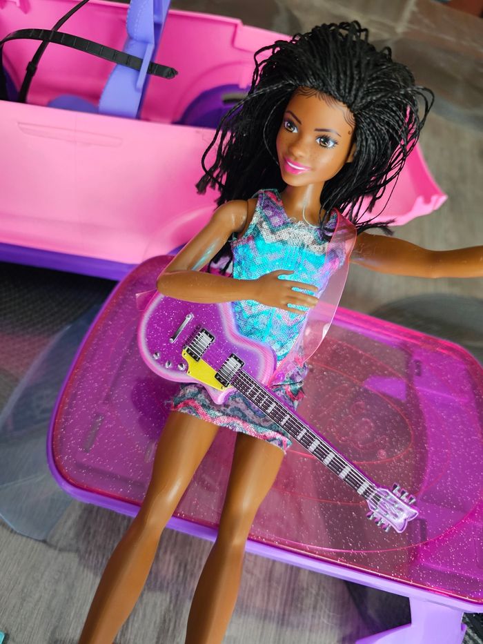 Voiture Dreams City + barbie chanteuse - photo numéro 2