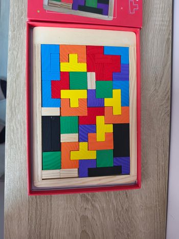 Puzzle en bois. Initiative fleurs et nature