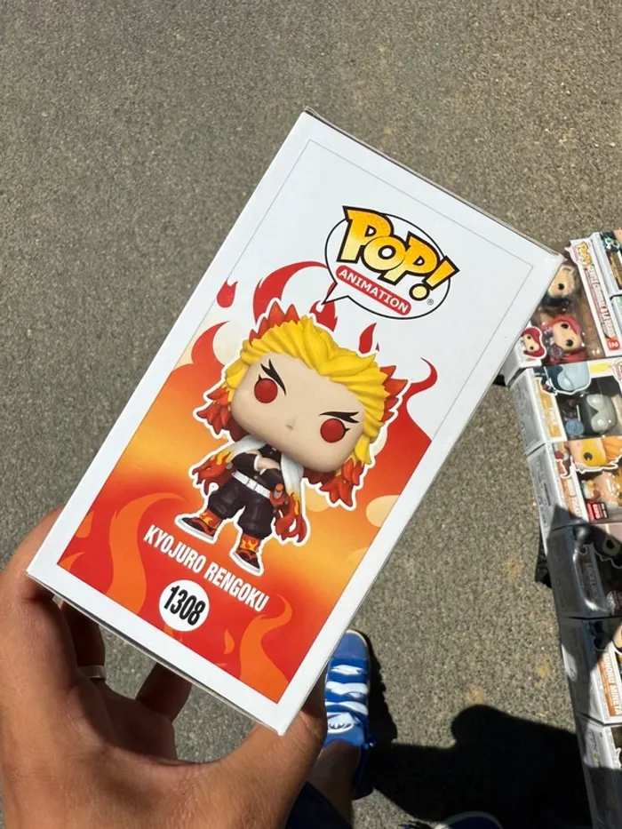 Funko Pop Kyojuro Rengoku 1308 GITD - Demon Slayer - photo numéro 2