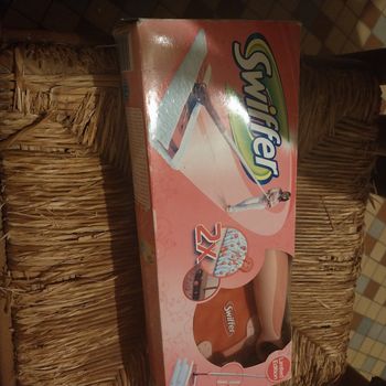 Kit swiffer neuf édition limitée rose