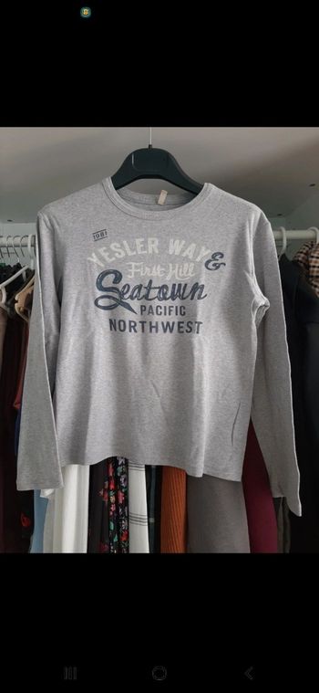 T-shirt gris à manches longues