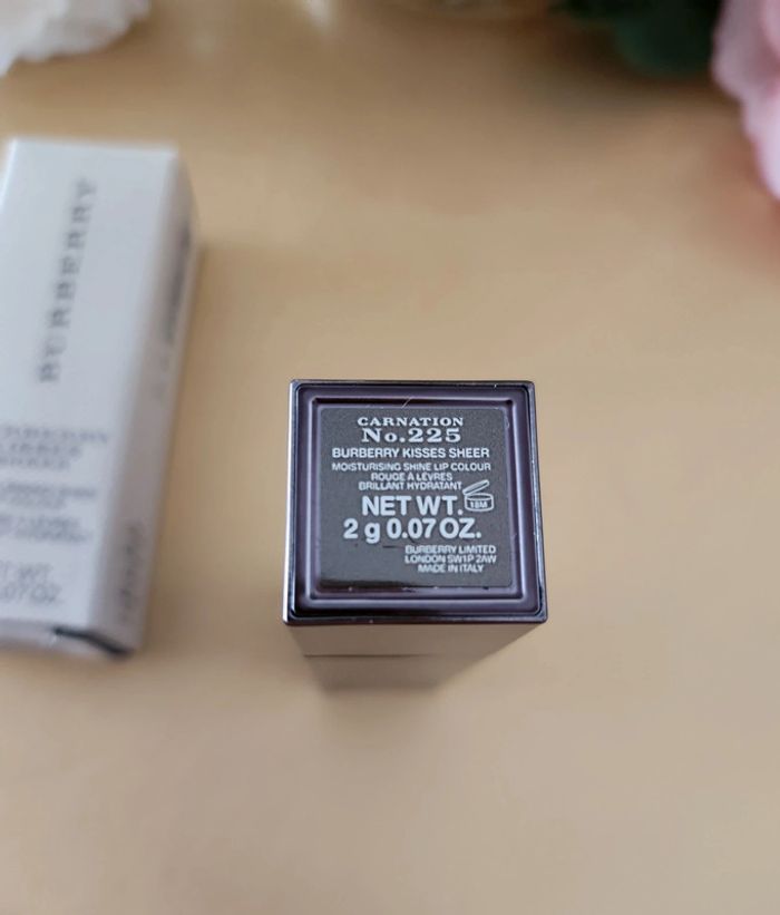 Rouge à lèvres brillant hydratant burberry - photo numéro 3