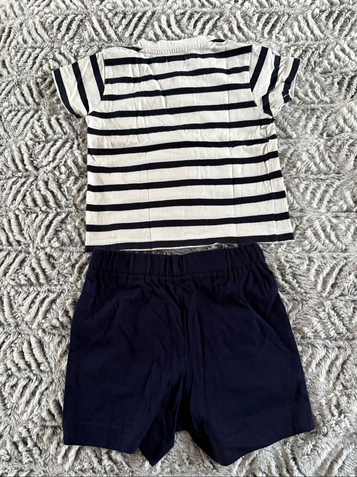 Ensemble t-shirt Kiabi & short Gap 9 mois - photo numéro 3
