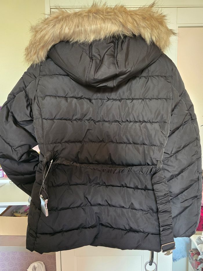 Doudoune neuve taille M marque Jennyfer - photo numéro 2
